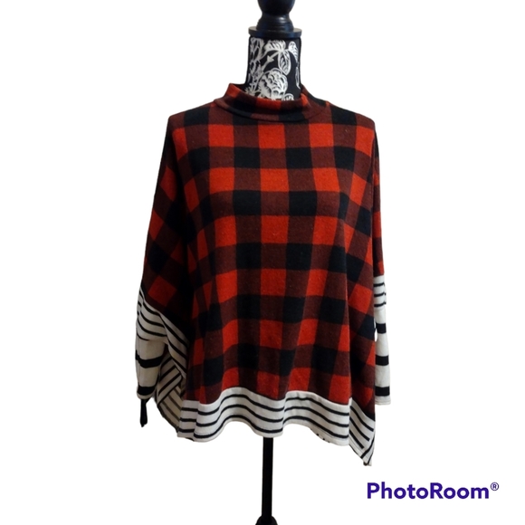 12pm By Mon Ami Buffalo Plaid MockNeck Sleeved Poncho - Picture 6 of 8